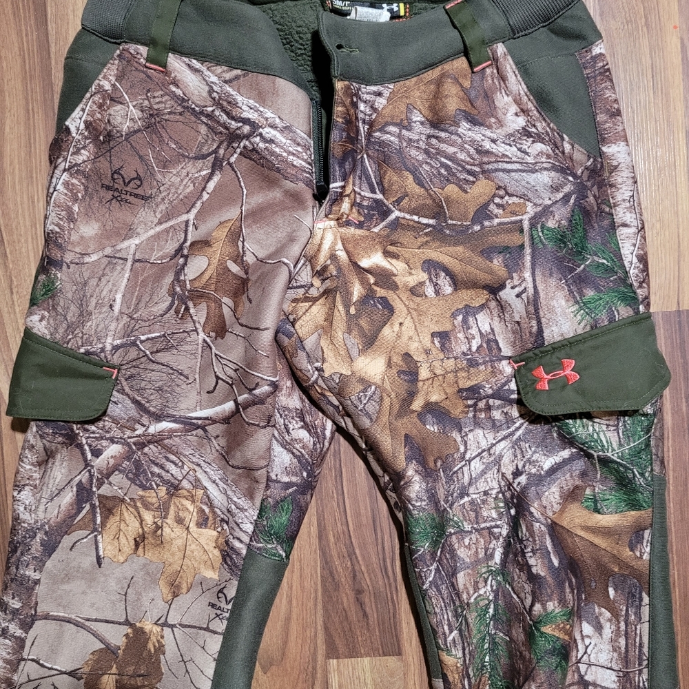 -NWOT Underarmour cold gear camo pants
